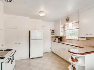 229 SE 49th Ave, Portland, OR 97215