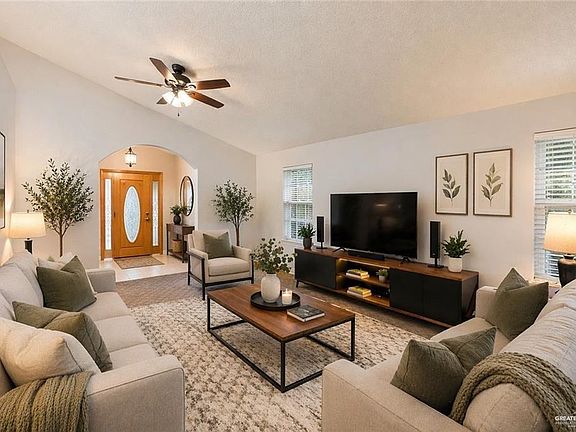 5th image of 907 Lake View Dr