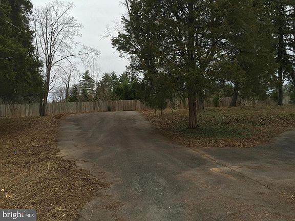 2nd image of 9030 Leesburg Pike