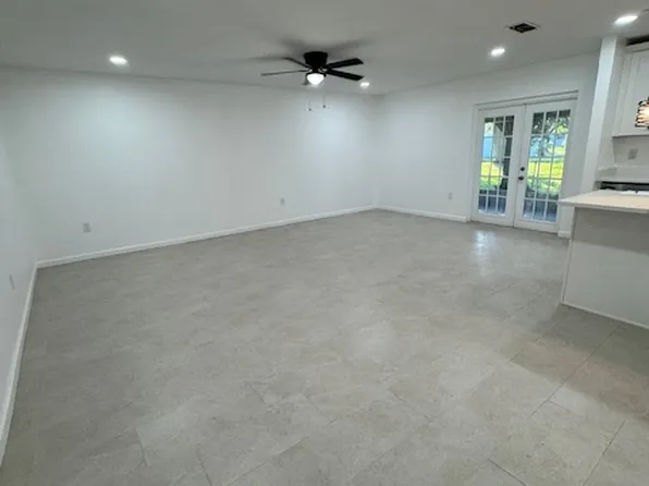 1233 Honeytree Ln E, Lakeland, FL 33801