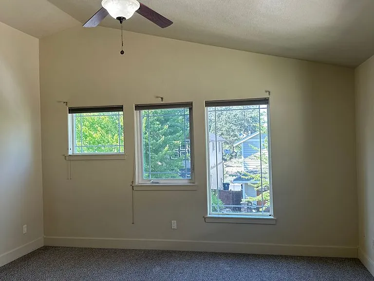 20159 Merriewood Ln — Photo 15