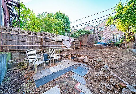 3rd image of 109 Weirfield St #1