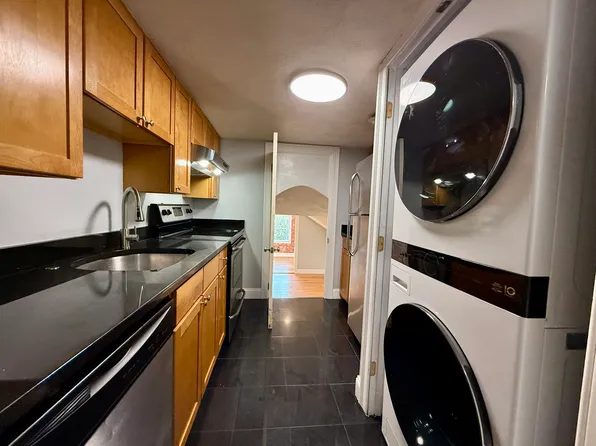 350 Benefit St APT 6, Providence, RI 02903