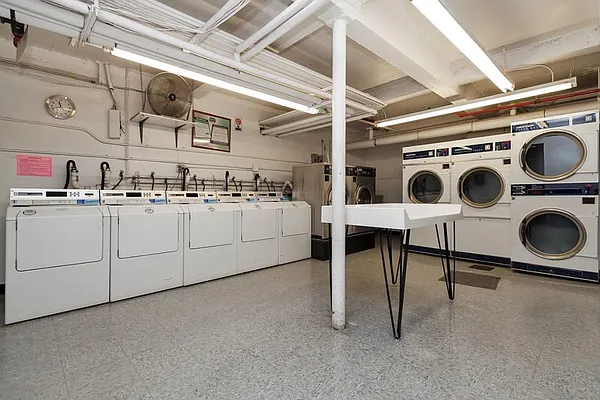 Sold by REMAX Elite | media 21