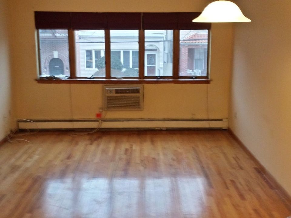 1st image of 2656 30th St APT 2R