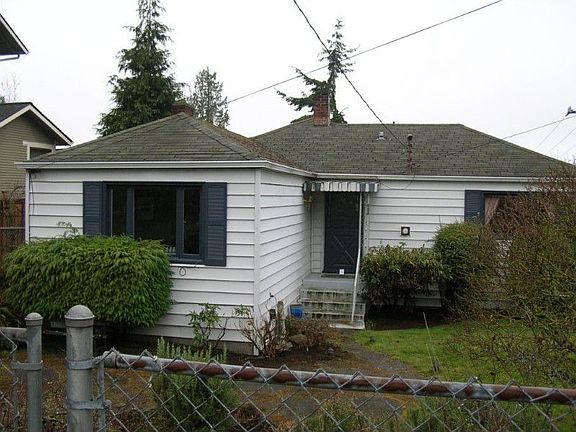 Fully fenced yard. Lovely landscaping, inviting entrance. Move in just in time for the bulbs to bloo