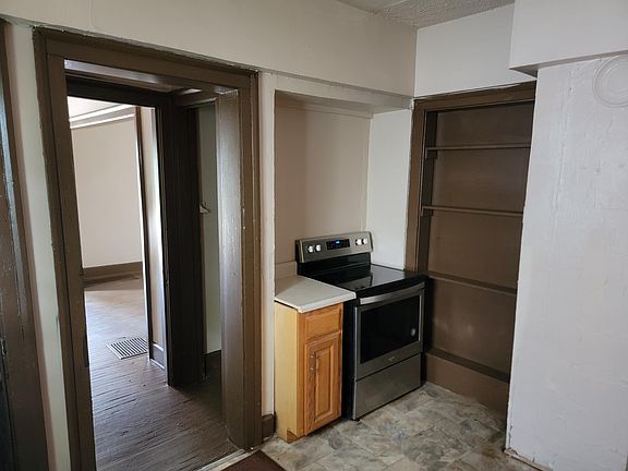 5th image of 28 Burnese Ave