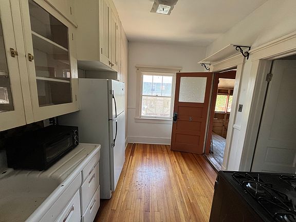 4th image of 818 E Ivinson Ave #3