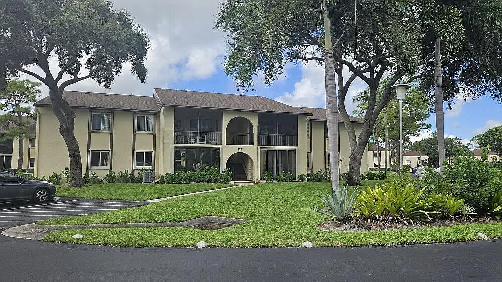 2 bed, 2.0 bath, 937 sqft, $2,000 — Photo 1