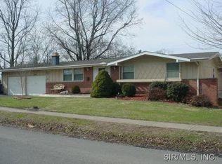 640 2nd St, Bethalto, IL 62010