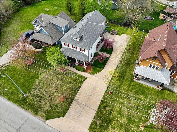 4th image of 1680 Southview Dr