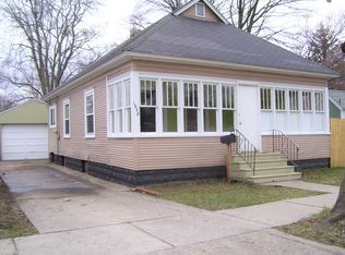 1938 Reynolds St, Muskegon, MI 49442