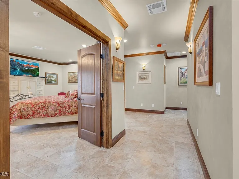 264 Crestview Dr — Photo 43