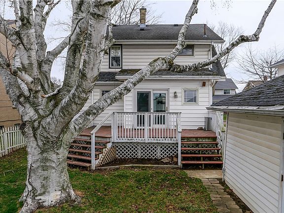 2nd image of 352 Bellflower Ave NW