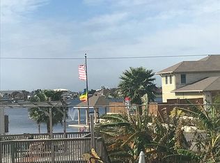3100 75th St APT 15, Galveston, TX 77551