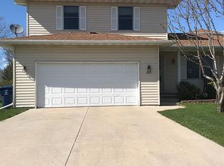 325 Meadow Ln, Wrightstown, WI 54180