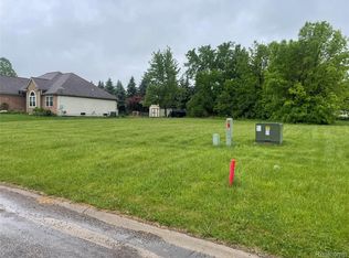5168 Sandalwood Dr, Grand Blanc, MI 48439