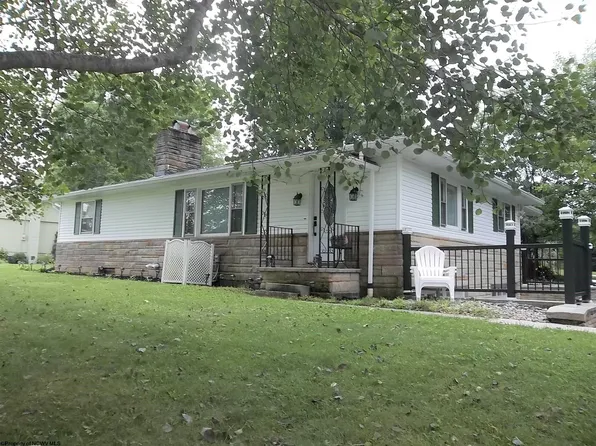 13 Fox Ridge Rd, Elkins, WV 26241