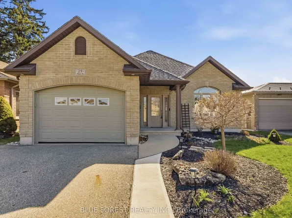 29 Holland Ave, Aylmer, ON N5H 3J2