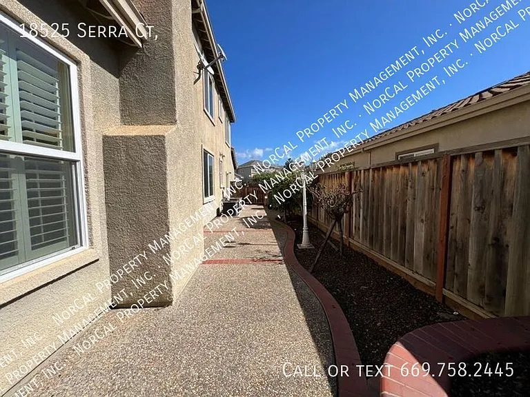 18525 Serra Ct — Photo 33