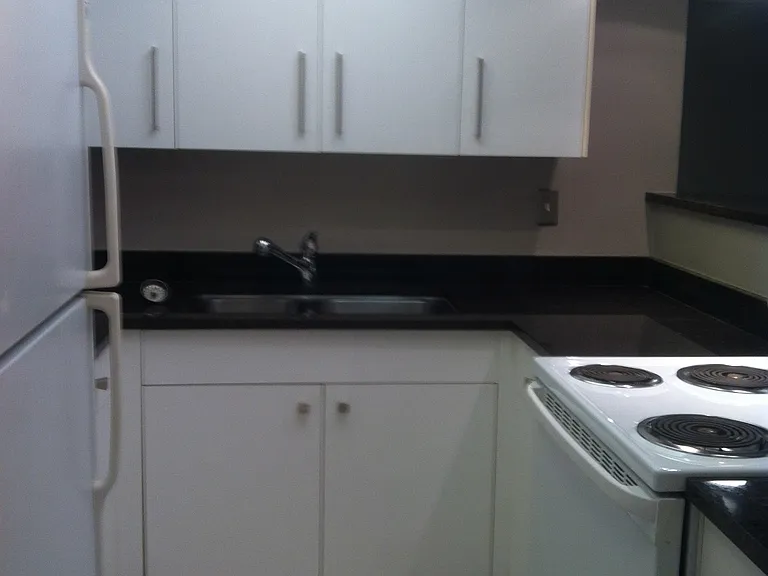 880 Mandalay Ave — Photo 15
