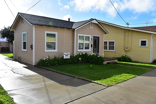 340 Hollister Ave Photo 1