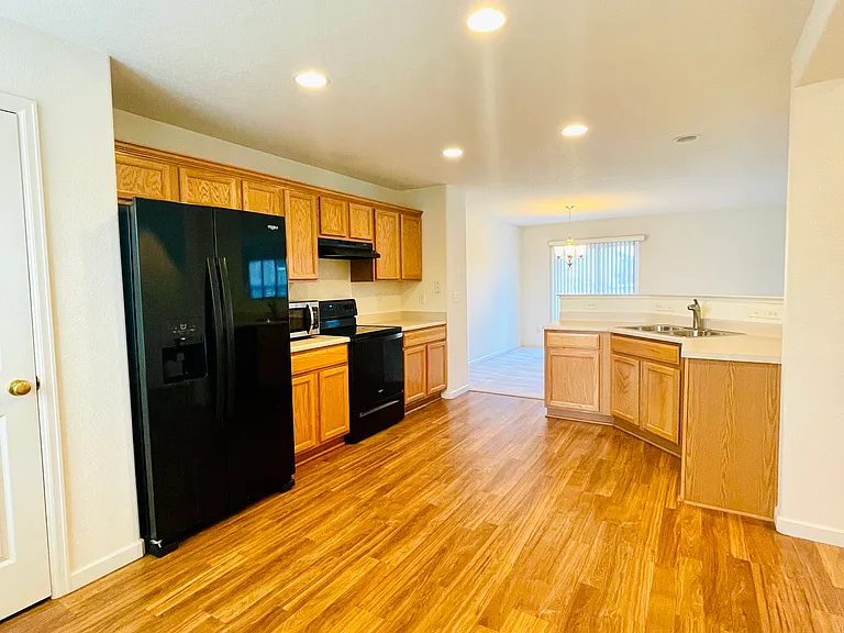 8196 S Norfolk St — Photo 2