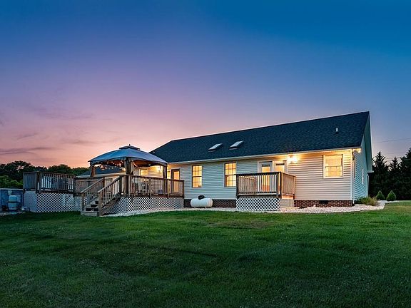 5th image of 361 Knob Hill Private Dr