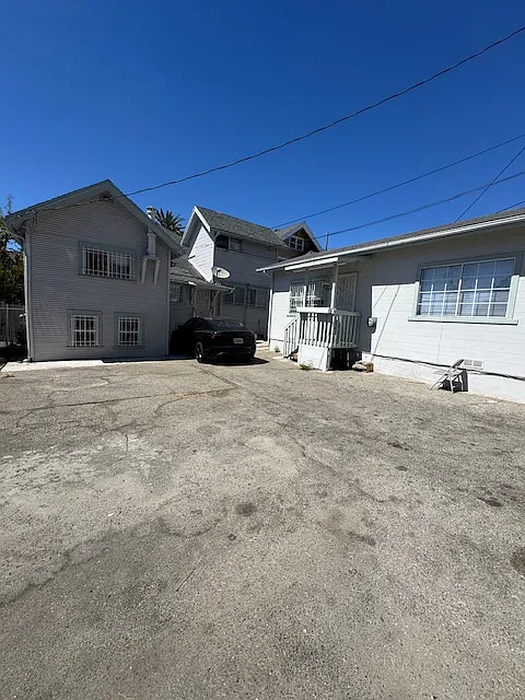 3 bed, 1750 sqft, $3,550 — Photo 2
