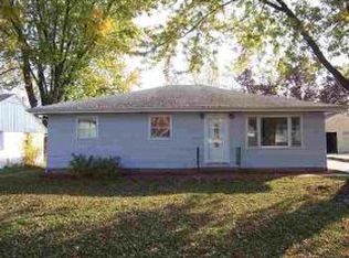 1017 11th St, Silvis, IL 61282