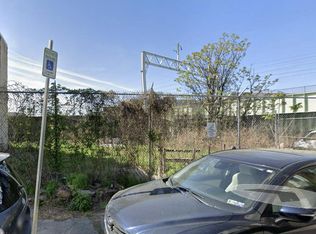 938 Edgley St, Philadelphia, PA 19122