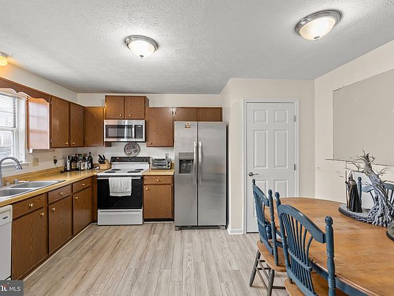 5th image of 129 Parkside Dr