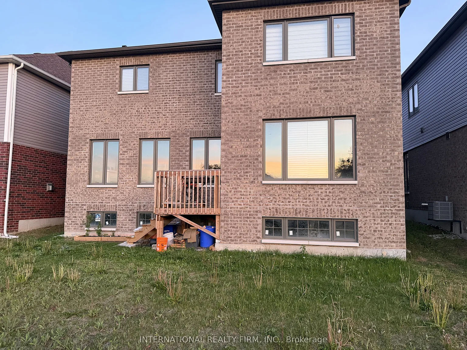 4 bed, $3,749 — Photo 2