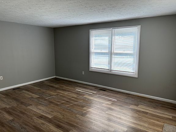 2nd image of 1460 Parkman Pl