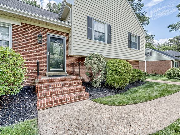 4th image of 8411 Freestone Ave