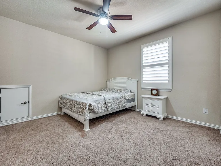 7340 Beranger Dr — Photo 18