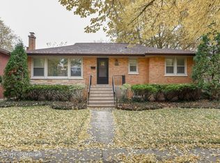 8921 Lincolnwood Dr, Evanston, IL 60203