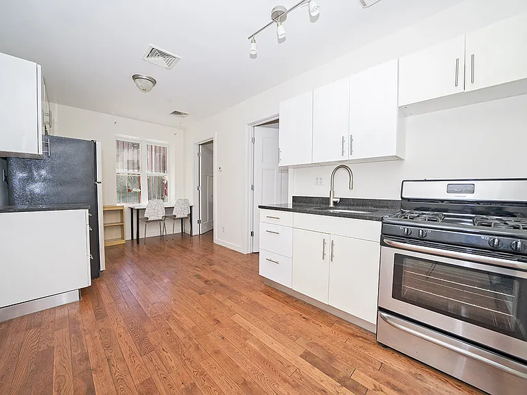 50 Jefferson St #1B — Photo 1