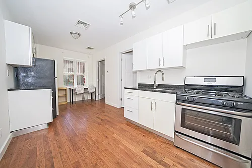 50 Jefferson St #1B Photo 1
