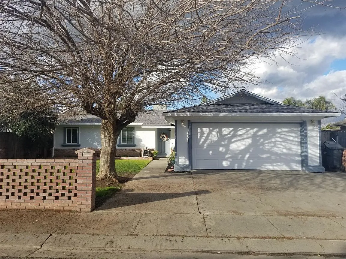 4817 McNary Ct photo 1