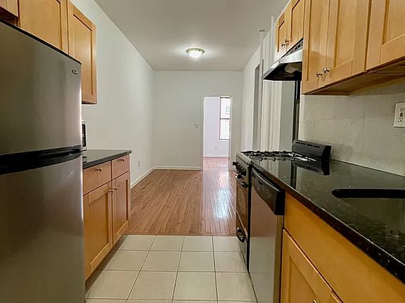 2nd image of 50 Carmine St APT 9