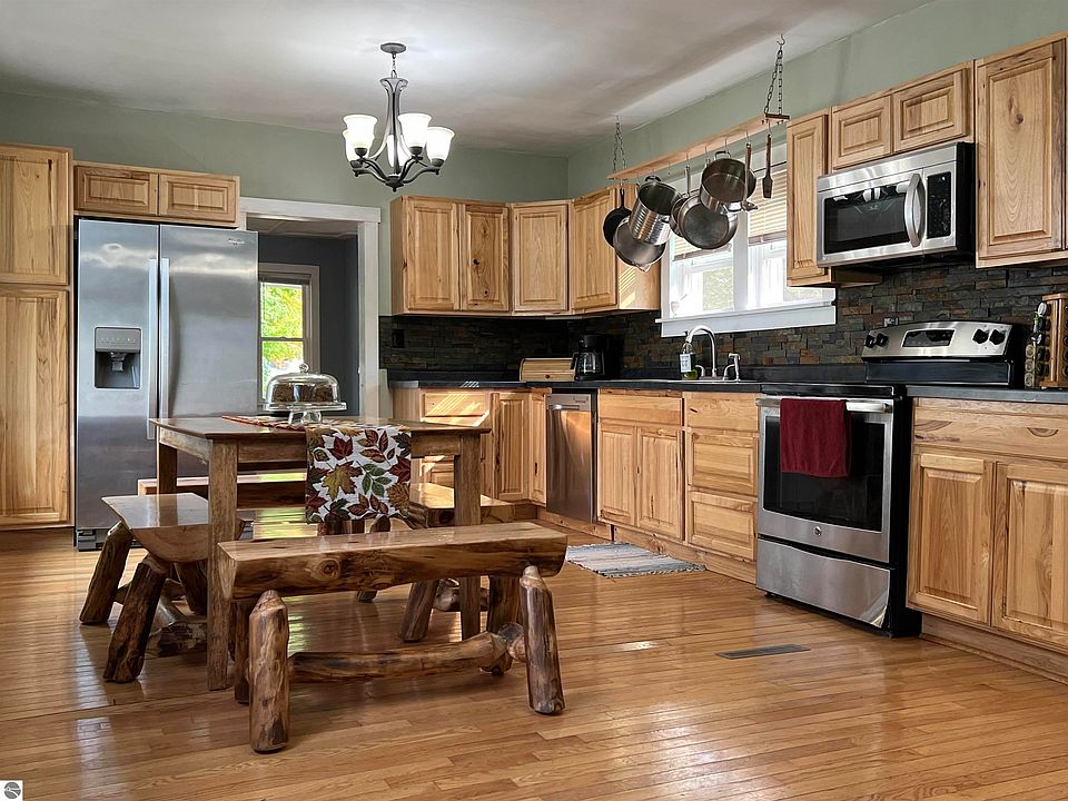 4794 Pine St SW, South Boardman, MI 49680 Zillow