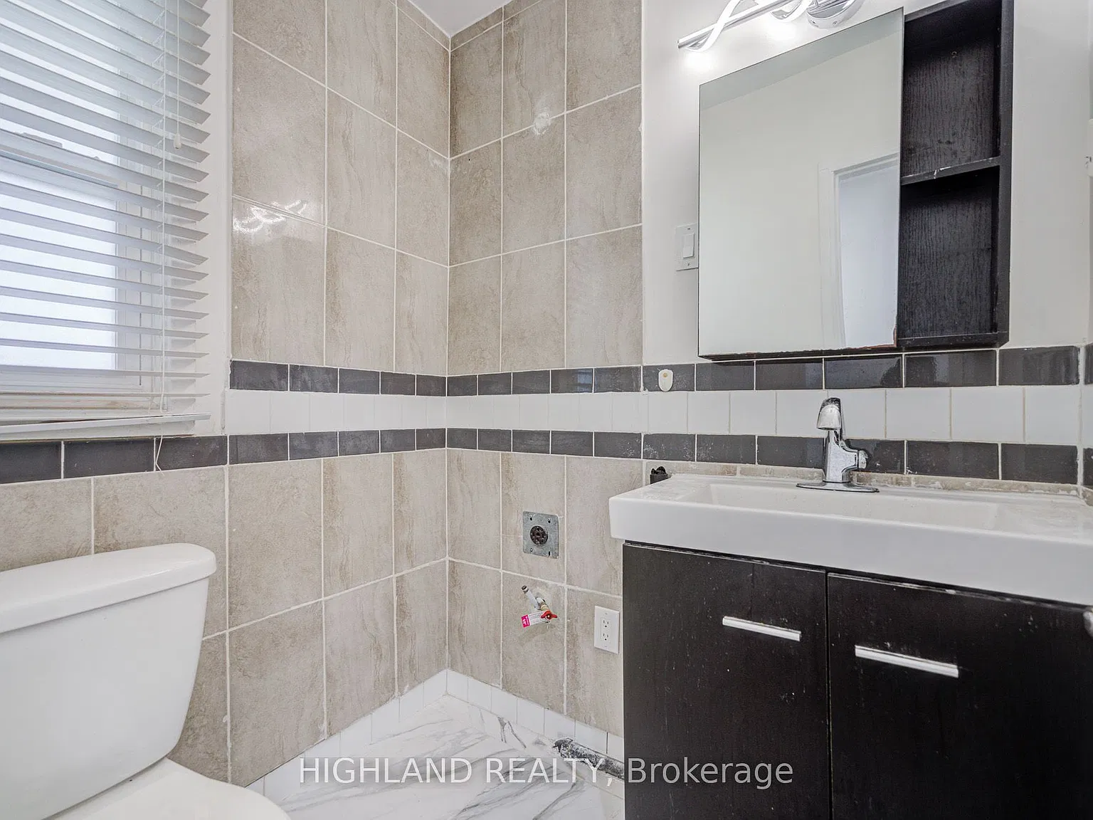 4 bed, $3,300 — Photo 3