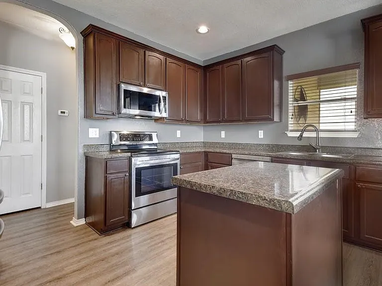 2234 Lakeline Dr — Photo 10