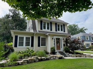 36 S Blackhawk St, Janesville, WI 53545