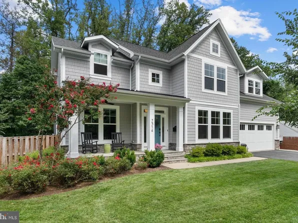 7314 Hughes Ct, Falls Church, VA 22046
