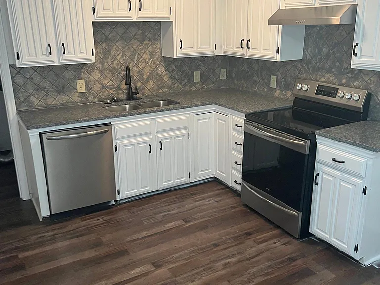 205 Heather Glen Dr — Photo 3