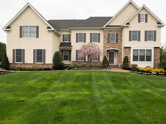 2nd image of 6 Hillview Dr