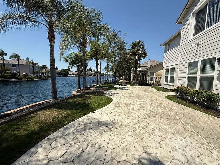 Neptune Ct — Photo 23