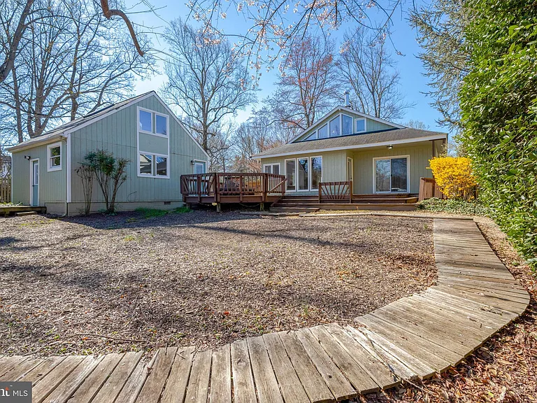 2031 Hillside Dr — Photo 43